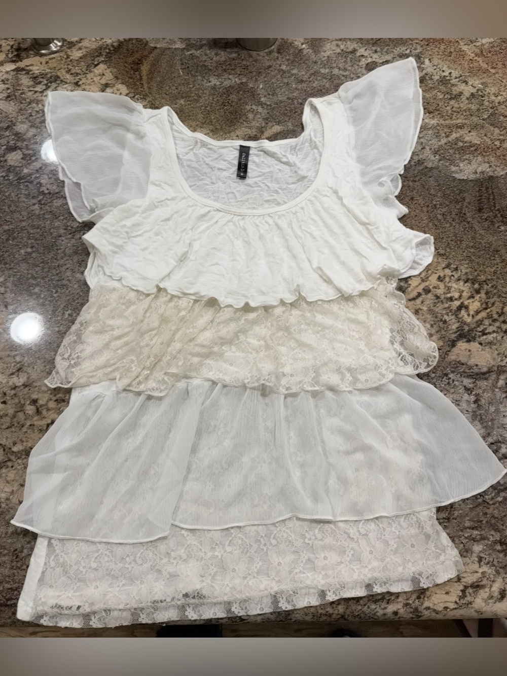 Full Tilt White Ruffle Lace Tiered Blouse Flutter Sleeve Medium - Picture 2 of 5